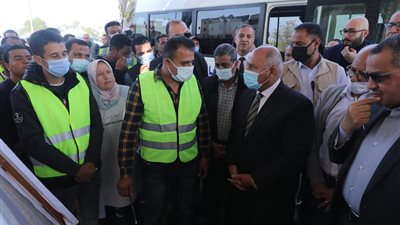 «الوزير» يتابع تنفيذ مشروعات الطرق والكباري في الدقهلية ودمياط وبورسعيد