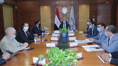 وزير النقل يبحث معدلات تنفيذ مونوريل العاصمة الإدارية الجديدة و6 أكتوبر