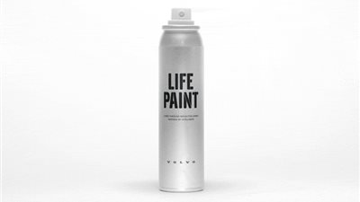 بالفيديو..فولفو تصمم طلاء عاكسا لجعل ركوب الدراجات أكثر أمانا في الليل