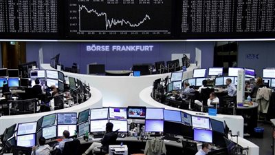 بورصتا ألمانيا وفرنسا تستهلان العام الجديد على انخفاض