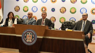 رئيس مصلحة الجمارك: بدء تطبيق منظومة «ACI» جوًا مطلع يناير المقبل