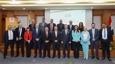 البنك الأهلي المصرى يكرم العاملين الفائزين في فعاليات التوعية بالأمن السيبراني