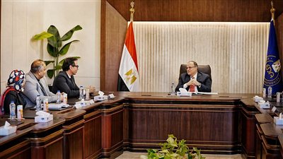 هيئة الدواء تبحث خطط «صن فارما» التوسعية في مصر