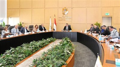 وزير الإسكان يتابع الموقف التنفيذي لوحدات مبادرة «سكن لكل المصريين»