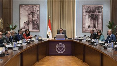 مدبولي يبحث سُبل تعزيز آليات العمل المشترك بين وزارات المجموعة الاقتصادية