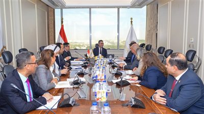 وزير التموين يبحث مع «بلومبرج جرين» تطوير البنية التحتية لتخزين الحبوب