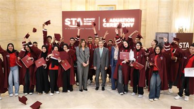 تخريج الدفعة الأولى من طلاب أكاديمية «السويدي» وبنك «التعمير والإسكان» الفنية