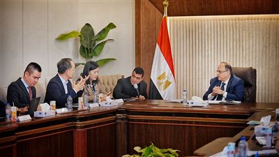 مباحثات مصرية - صينية لدعم التصنيع المحلي بقطاع الدواء والمستلزمات الطبية
