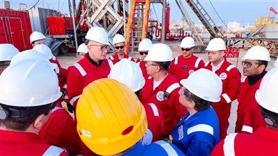 وزير «البترول» يتفقد أعمال «الحديثة للحفر» المصرية لصيانة حقل الوفرة في الكويت