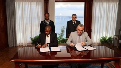 «قناة السويس» توقع مذكرة تفاهم مع هيئة الموانئ الناميبية