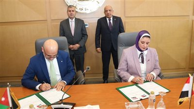 مصر والأردن توقعان عقد تبادل الطاقة الكهربائية لعام 2026