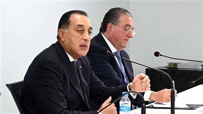 رئيس الوزراء يلتقى مسئولي الهيئات الاقتصادية وغرفة التجارة والصناعة فى لبنان