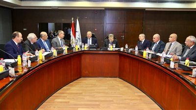 شركة موانئ مصر البحرية تستقبل 800 ألف حاوية مكافئة فى 2025