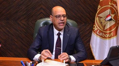 وزارة « العمل» تصدر قرار بتنظيم ساعات العمل في المنشآت الصناعية