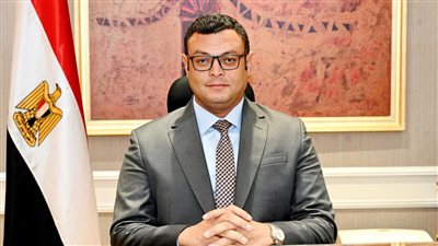 وزير «الإسكان» يتفقد مستجدات تنفيذ المحاور والطرق في مدينة الشروق