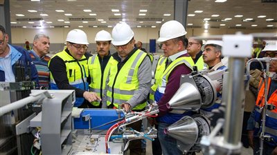 وزير «قطاع الأعمال» يتفقد تشغيل المرحلة الثانية من تطوير شركة «غزل المحلة»