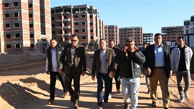 مسئولو «الإسكان» يتفقدون مشروعات مدينتي العبور الجديدة وحدائق العاشر من رمضان