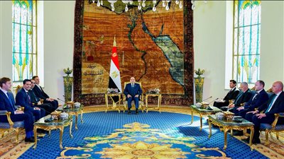 الرئيس السيسي يستقبل وفد الاتحاد الدولي لكرة القدم «فيفا»