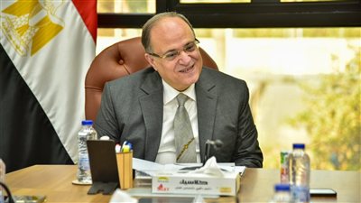 «هيئة الدواء» تبحث سبل توطين صناعة أدوية الأورام والمستحضرات الحيوية