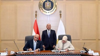 توقيع مذكرة تفاهم لتعظيم دور المشروعات الصغيرة بالتنمية الصناعية في مصر