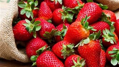 «الزراعة» تعلن فتح سوق أوزبكستان أمام صادرات مصر من الفراولة الطازجة