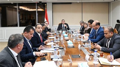 وزير «الإسكان» يتابع مشروعات المماشى السياحية في المدن الجديدة