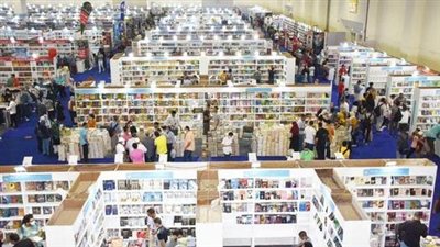 وزير الثقافة يعلن تخصيص 6 خطوط لنقل الجمهور إلى معرض «الكتاب»