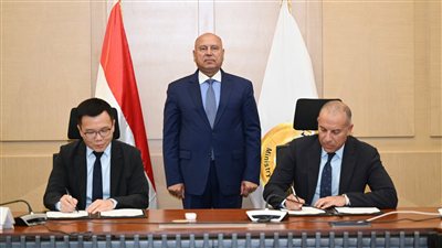 توقيع عقد إنشاء مجمع صناعي للغزل والنسيج باستثمارات 350 مليون دولار