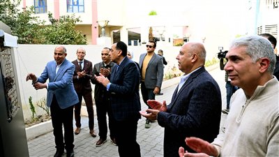 مدبولي يفتتح المركز التكنولوجي لخدمة المواطنين بمدينة المنيا   