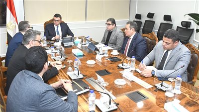 وزير «الإسكان» يتابع ملفات عمل الهيئة العامة للتنمية السياحية