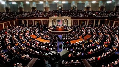 مجلس النواب الأمريكي يؤيد قرارًا لإنهاء الرسوم الجمركية على كندا