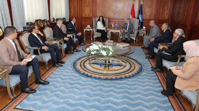 هيئة «قناة السويس» تبحث مع «سيمنس» سبل التعاون بمجالات التدريب