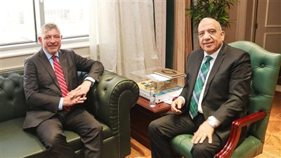 مباحثات مصرية - دنماركية لتعزيز التعاون في مجالات الكهرباء والطاقة المتجددة