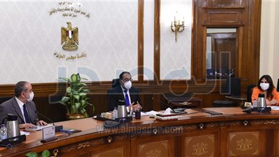 رئيس الوزراء يستعرض مستجدات إعادة هيكلة قطاع الطيران المدني