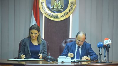 تعزيز التعاون بين 