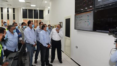 «الملا» يتفقد خط «السخنة – التبين» الجديد لنقل المنتجات البترولية