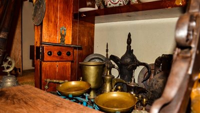 بالفيديو.. هاو للتحف القديمة في مدينة