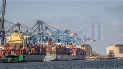ميناء دمياط يستقبل 9 سفن للحاويات والبضائع العامة