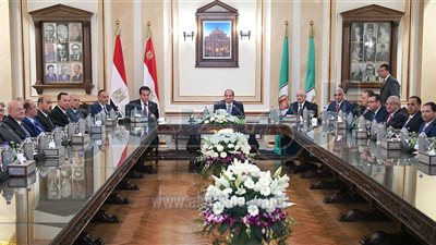 الرئيس يشدد على دور الجامعة في بناء شخصية الشباب المصري