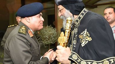 وزير الدفاع ورئيس الأركان يقدمان التهنئة للبابا تواضروس بعيد الميلاد