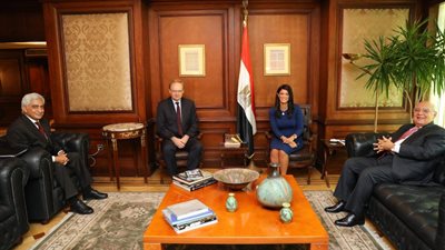 «المشاط» تبحث مع سفير الاتحاد الأوروبى الجديد مجالات التعاون المستقبلية