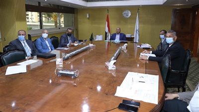 وزير النقل يتابع موقف مشروعات تطوير موانئ البحر الأحمر