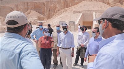 السفير الأمريكى يتفقد مواقع التراث الثقافى فى الأقصر 