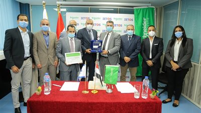 شنايدر إلكتريك توقع إتفاقية مع «IETOS» لتطوير محطات معالجة المياه