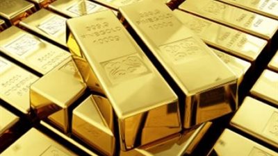 الذهب يقترب من أعلى مستوياته في 4 أسابيع مع تراجع الدولار 