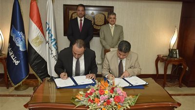 هيئة قناة السويس توقع بروتوكول تعاون مشترك مع «سيمنس العالمية»