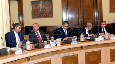 الحكومة توافق على قرارات جديدة لتنظيم عمل بعض الكليات الجامعية 