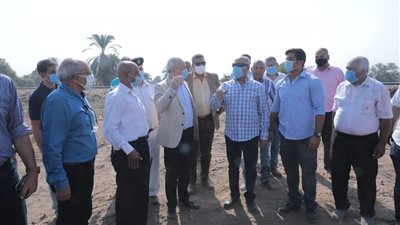 وزير النقل يتفقد مشروع محور شمال الأقصر ويوجه بسرعة استكماله