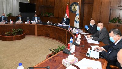 «إيجاس» توقع 6 اتفاقيات بترولية جديدة باستثمارات 731 مليون دولار