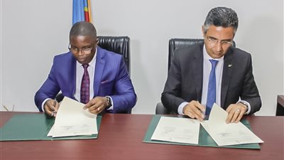 البريد المصري يوقع بروتوكول تعاون مع نظيره الكونغولي